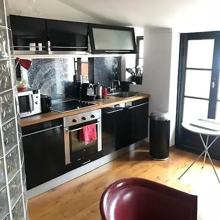 Balcony Last Floor Harbour Parking On Demand Apartment