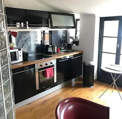 Balcony Last Floor Harbour Parking On Demand Apartment